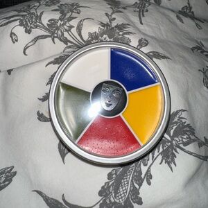 Kryolan multi colour circle